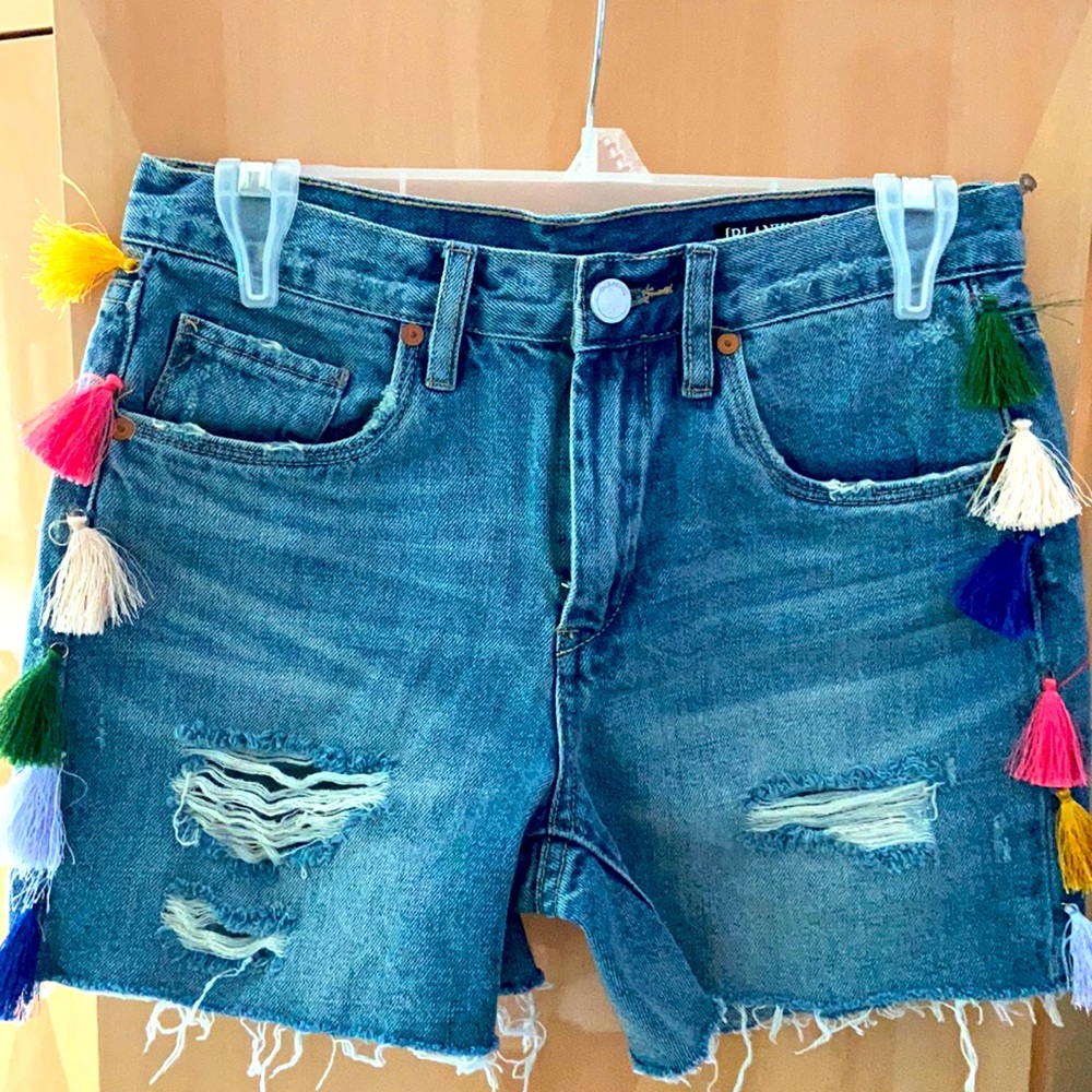 BLACKNYC HI RISE SHORT SIZE 25 RIPPED JEAN SHORTS